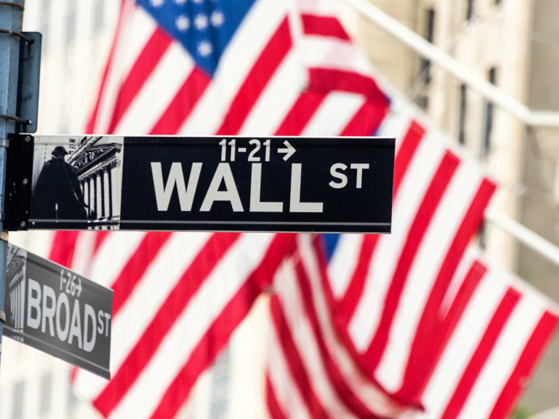 美國四大指數全面走高。 圖 / Canva